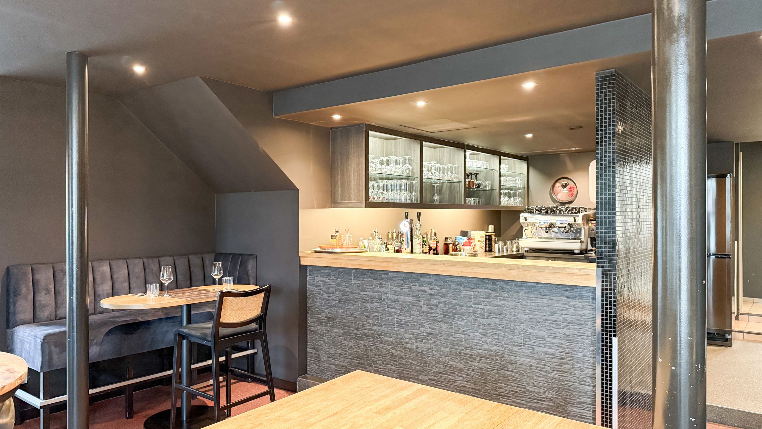 Horecapand met volledige inrichting op goed gelegen locatie! foto 10