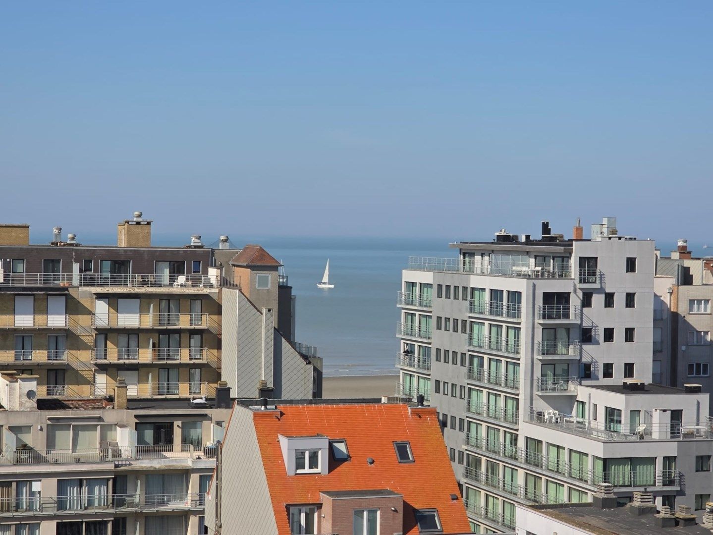 Penthouse met uniek terras foto 9