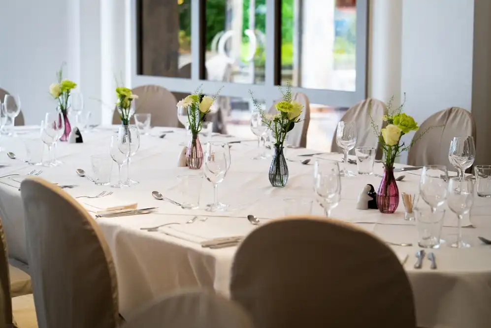 Te Koop: Unieke Feestzaal in Waregem – Instapklaar en Uitstekend Gelegen foto 3