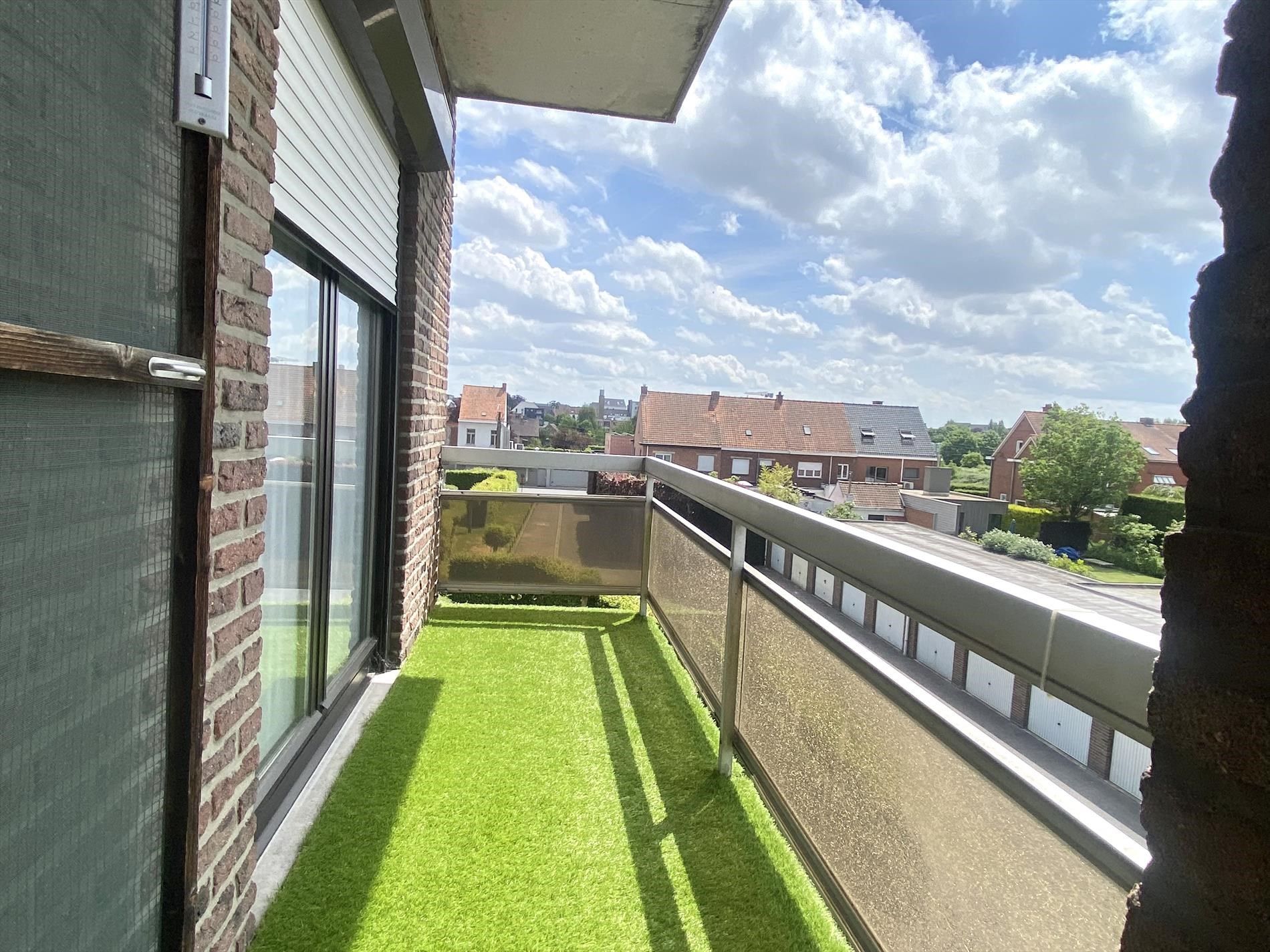 Ruim appartement met garage te huur in Harelbeke foto 16