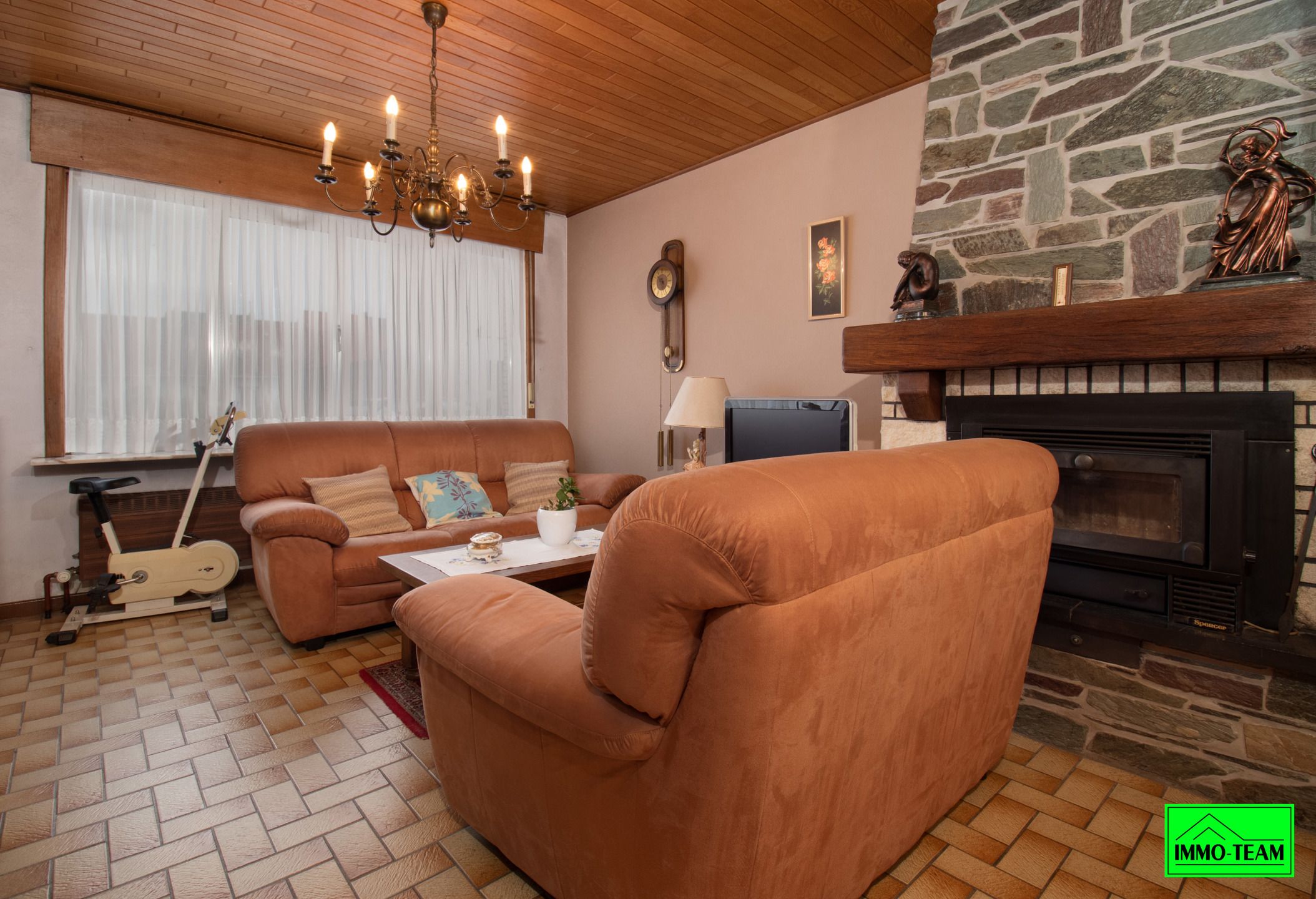 Op te frissen 2-gevelwoning nabij centrum foto 3