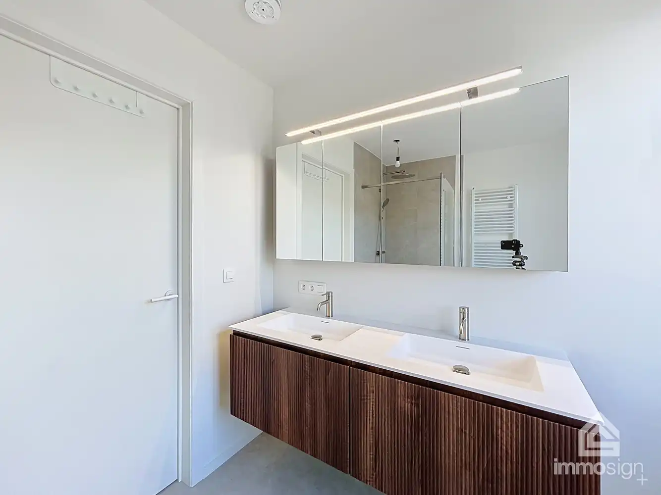 Volledig nieuwe stadswoning achter charmante gevel met stadstuin, 3 slaapkamers, 2 badkamers in Bree centrum! foto 37