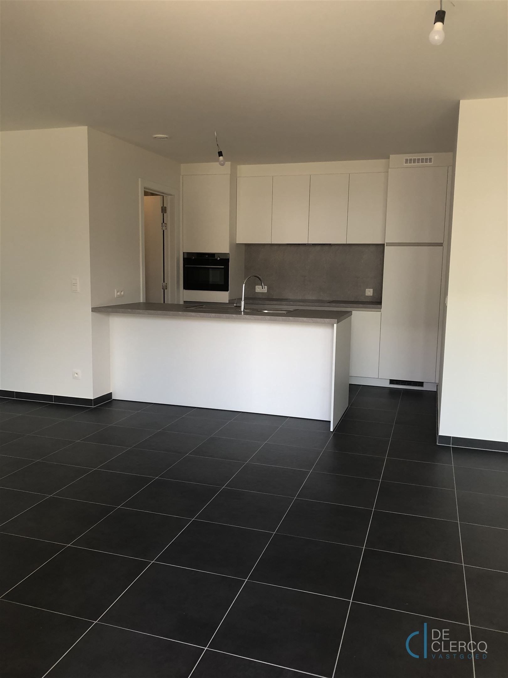 Prachtig instapklaar  appartement TE HUUR in het centrum van Lochristi! foto 3