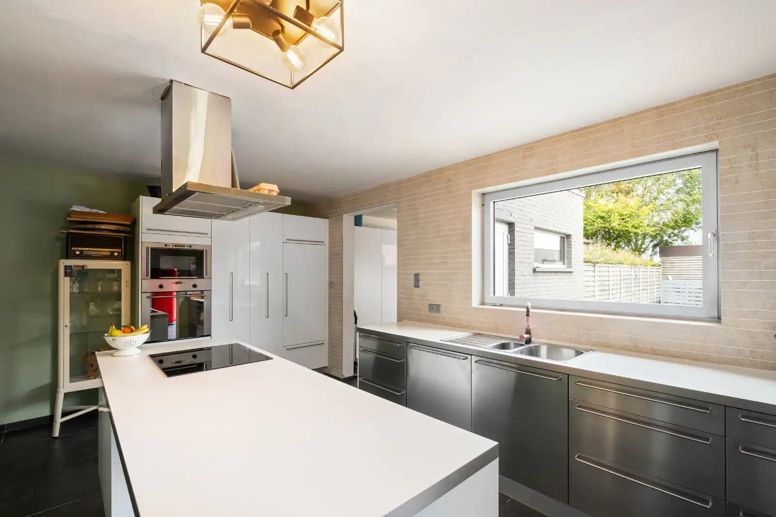 Kijkdag 31/10/2026. Prachtig afgewerkte woning op 486 m² met 3 ruime slaapkamers! foto 6