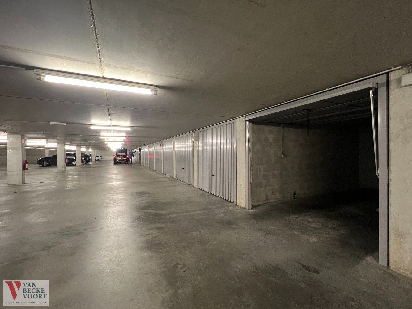 Ondergrondse garagebox in een afgesloten parkeercomplex foto 4