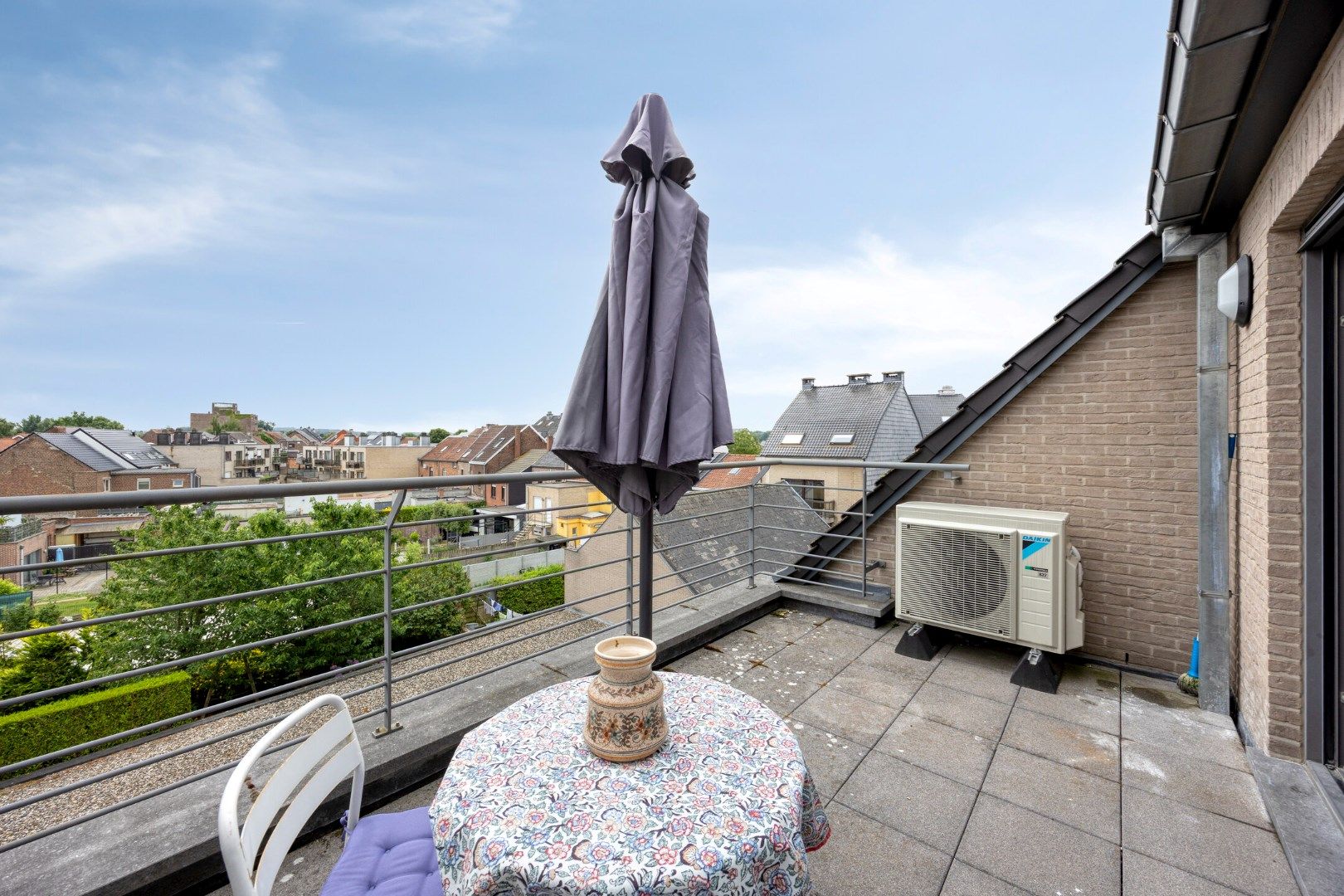 Ruime, moderne duplex met 3 slaapkamers, dressing én zolder – instapklaar en energiezuinig! foto 19