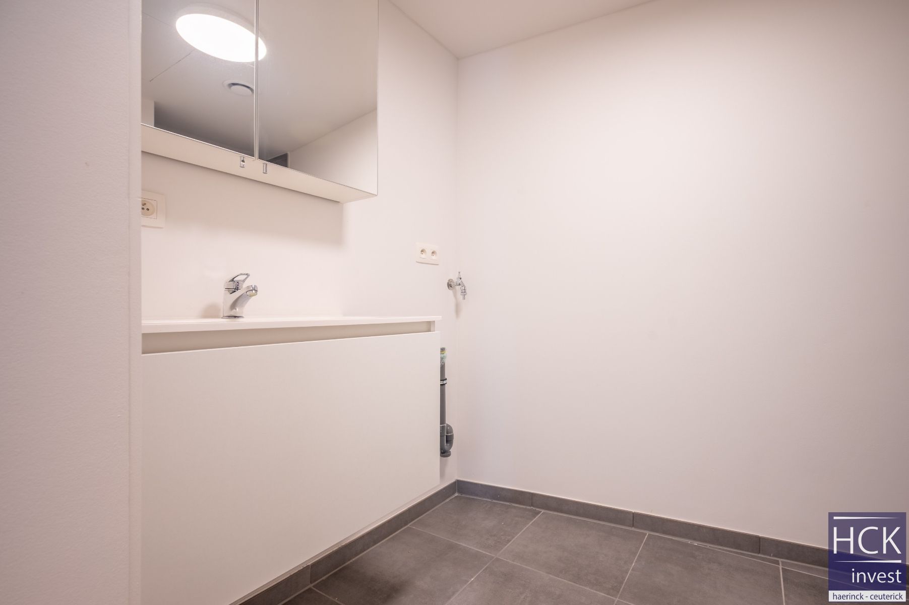 KRUISHOUTEM - Nieuwbouwappartement met 1 SLPK, pal in centrum! foto 12