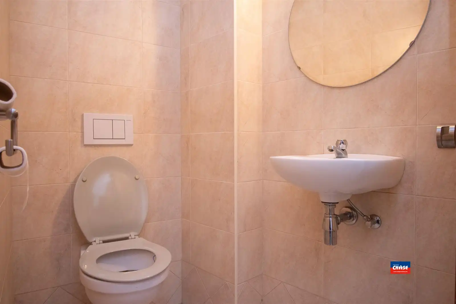 Volledig gerenoveerde woning met 2 slpks en mooie tuin foto 11