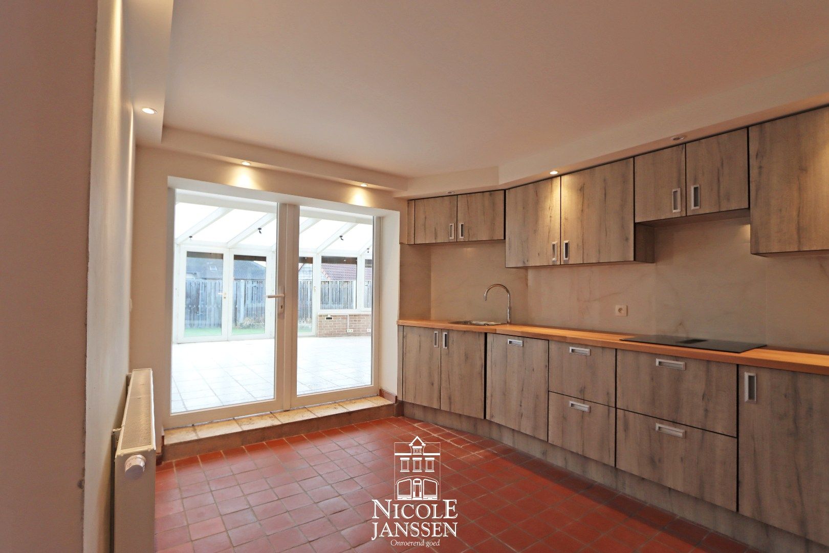 Ruime vrijstaande gezinswoning met 3 slaapkamers, tuintje en garage foto 7