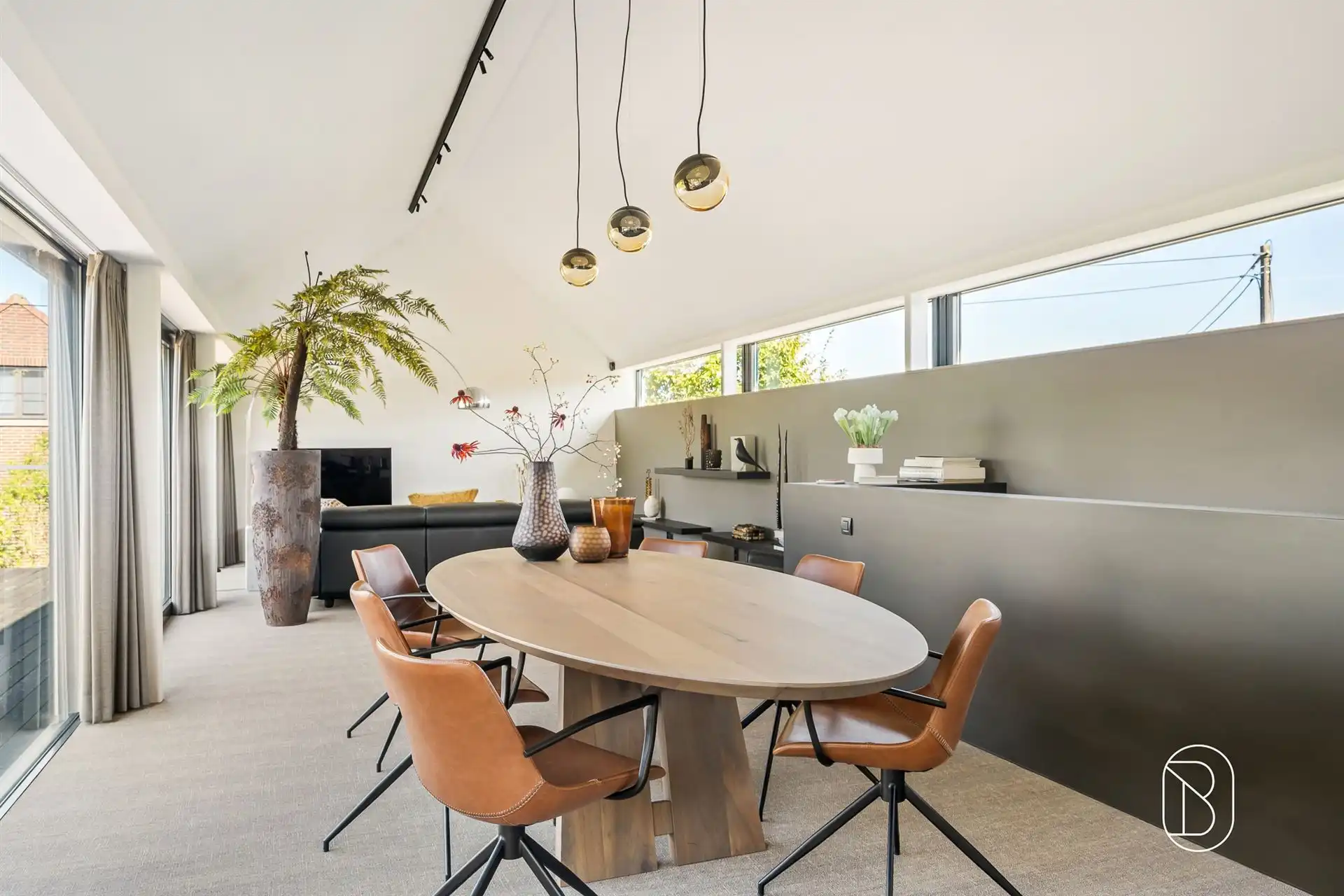 Rustig gelegen villa met 4 slpk en prachtig aangelegde tuin foto 15
