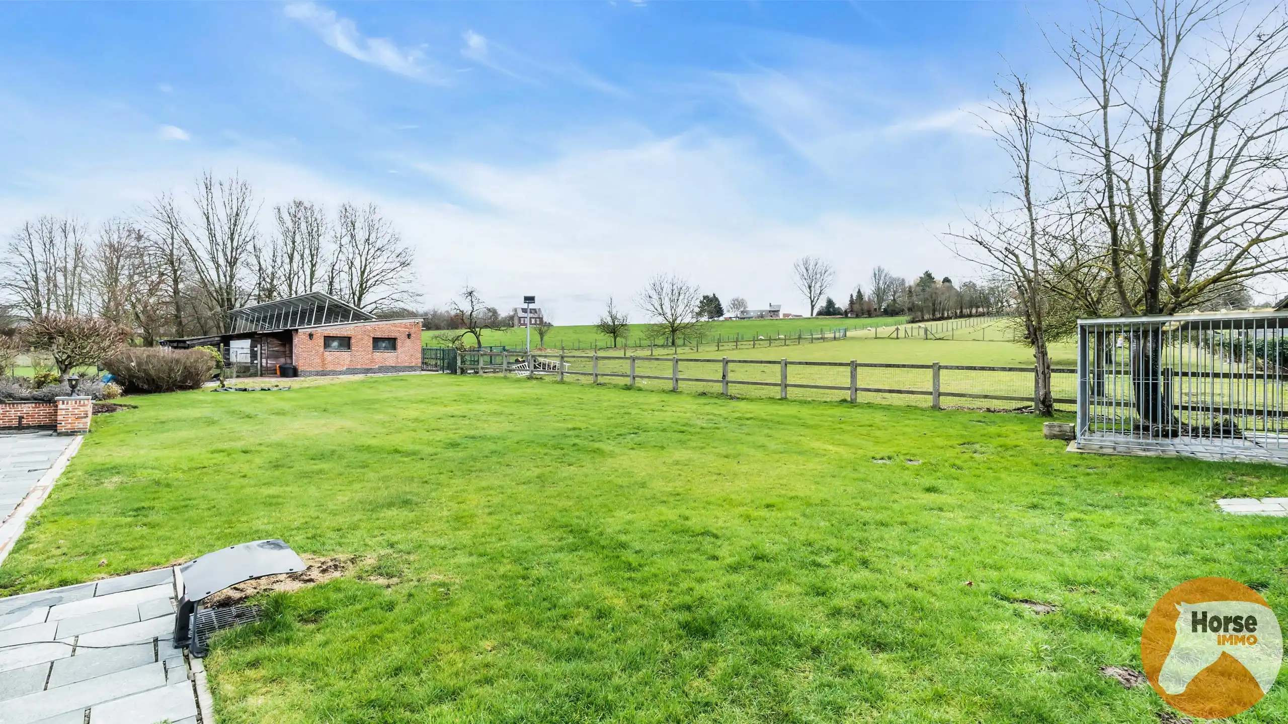 ROOSDAAL - Centraal gelegen woning met prachtig uitzicht foto 3