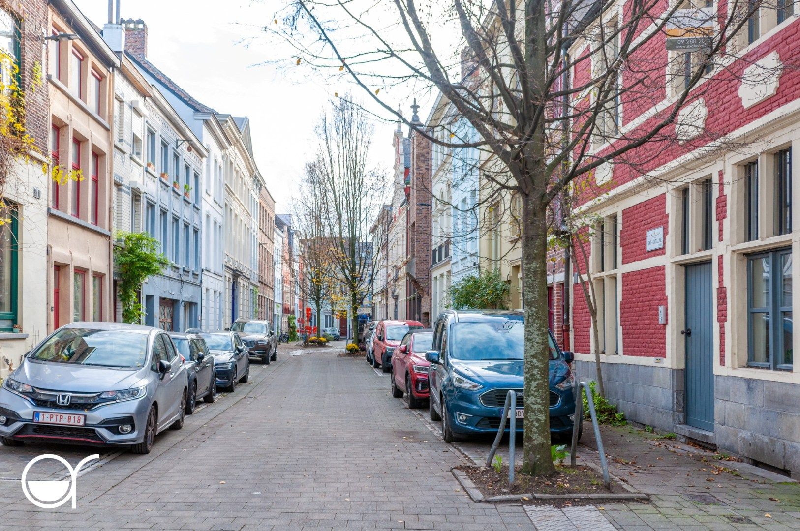 Gerenoveerde historische trapgevelwoning op unieke locatie foto 27