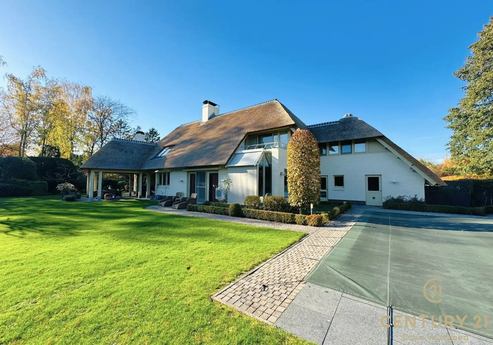 Ruime, charmante villa op royaal perceel met zwembad foto 25