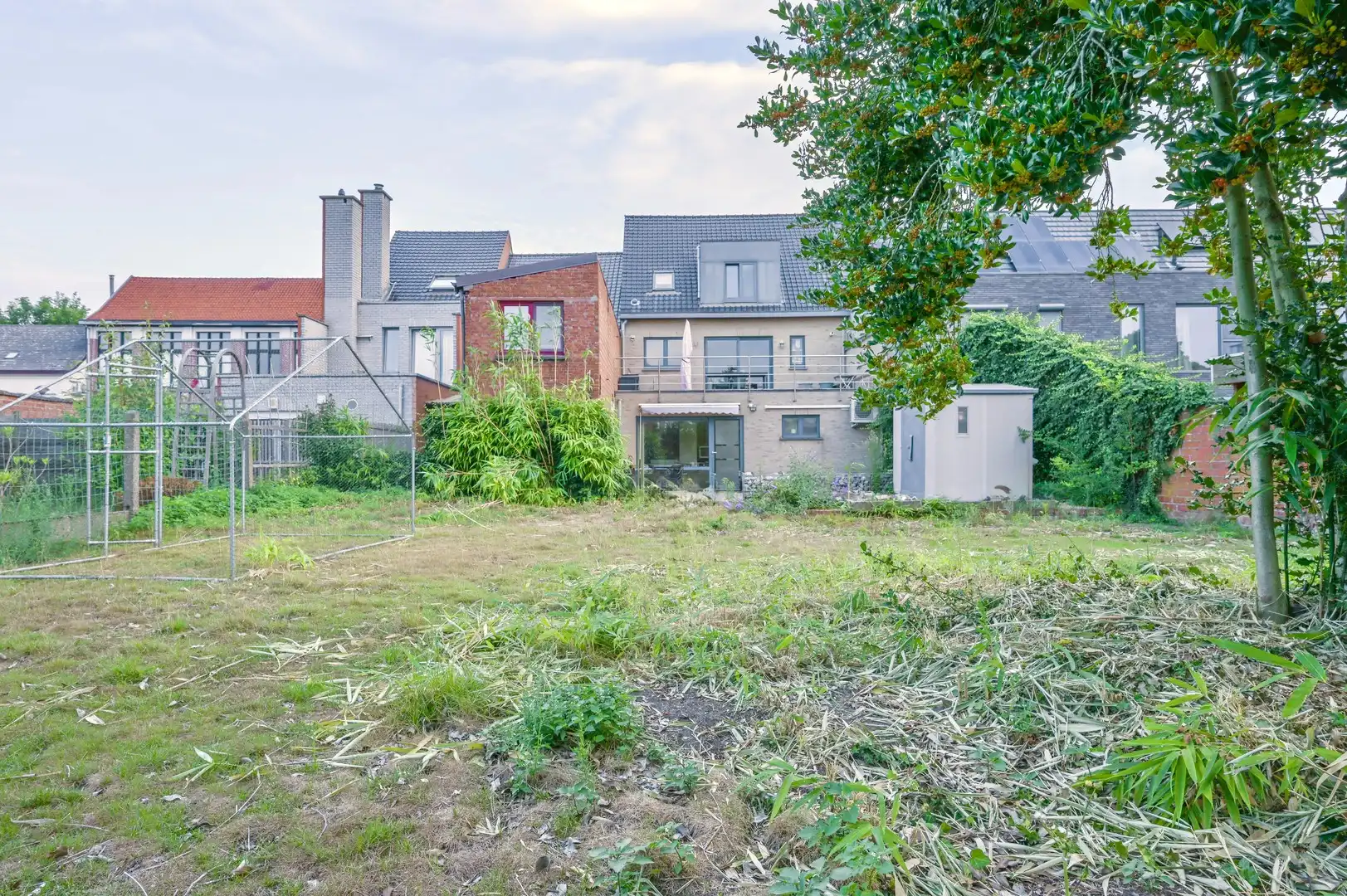 Veelzijdig handelspand te huur met grote zonnige tuin. foto 7