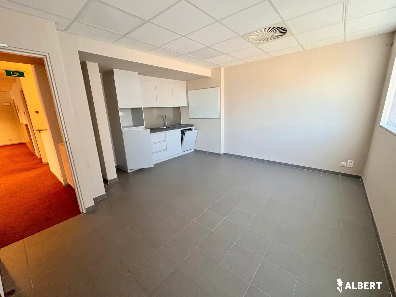 Lichtrijk handelspand van 497m2 op toplocatie! foto 19