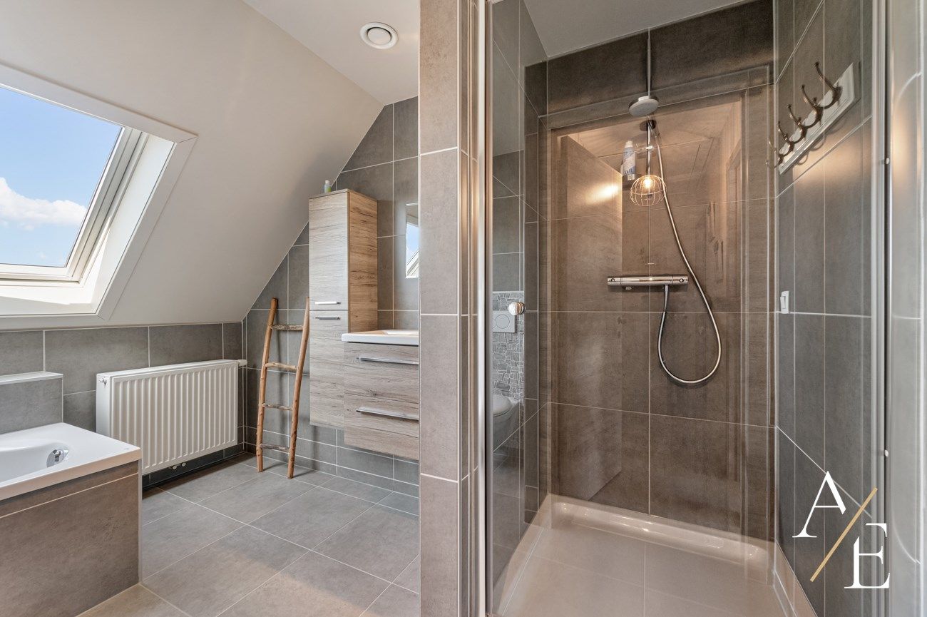 MELLE - Instapklare woning met gezellige tuin, terras en pergola in kindvriendelijke wijk foto 8