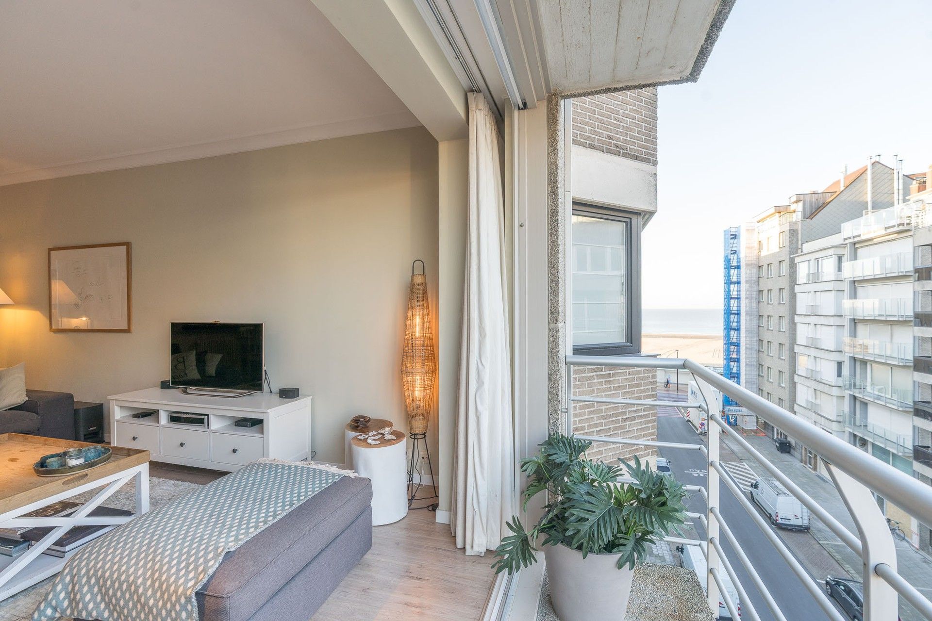 Ruim appartement met zijdelings zeezicht (2 slpk) foto {{pictureIndex}}