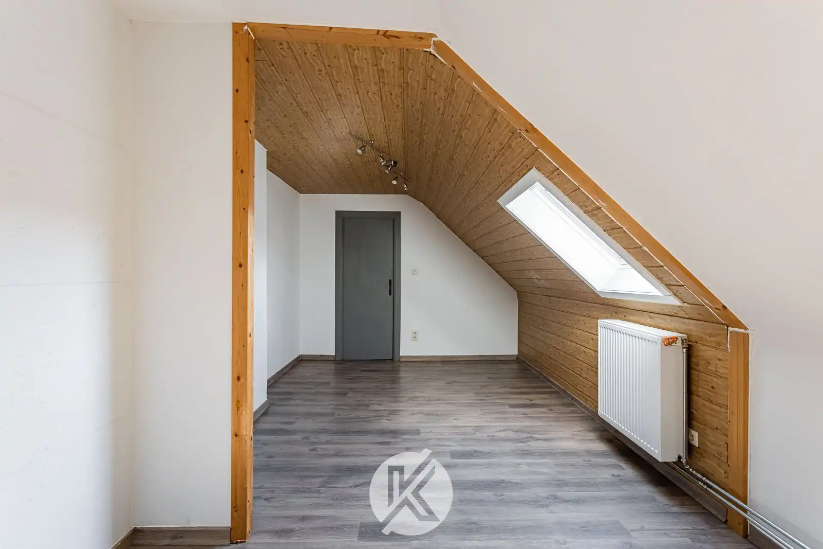 Handelsruimte met bel-etagewoning op charmante ligging foto 18