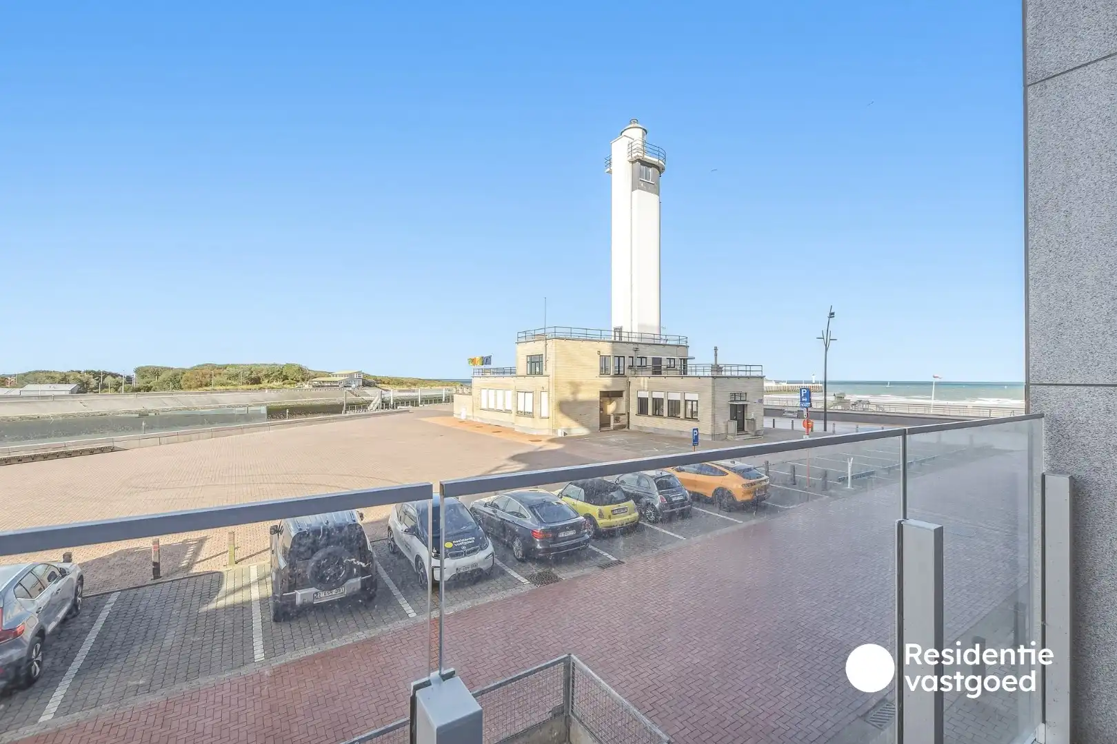 Gerenoveerd 2-slaapkamerappartement met terras op topligging aan de Haven van Blankenberge foto 2
