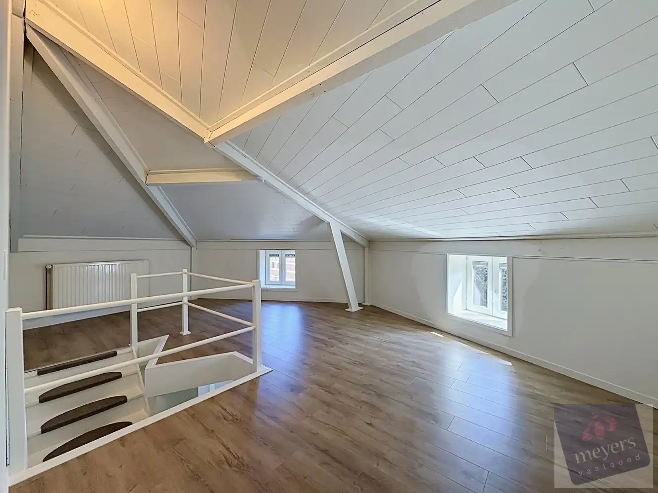 Totaal gerenoveerde stadswoning met polyvalente ruimte in Tongeren foto 15