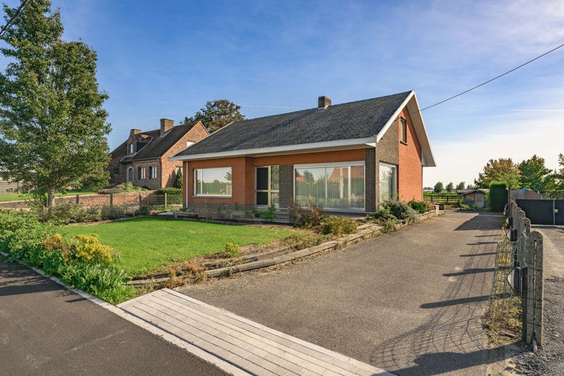 Hoofdfoto van de publicatie: Alleenstaande woning te Meulebeke.