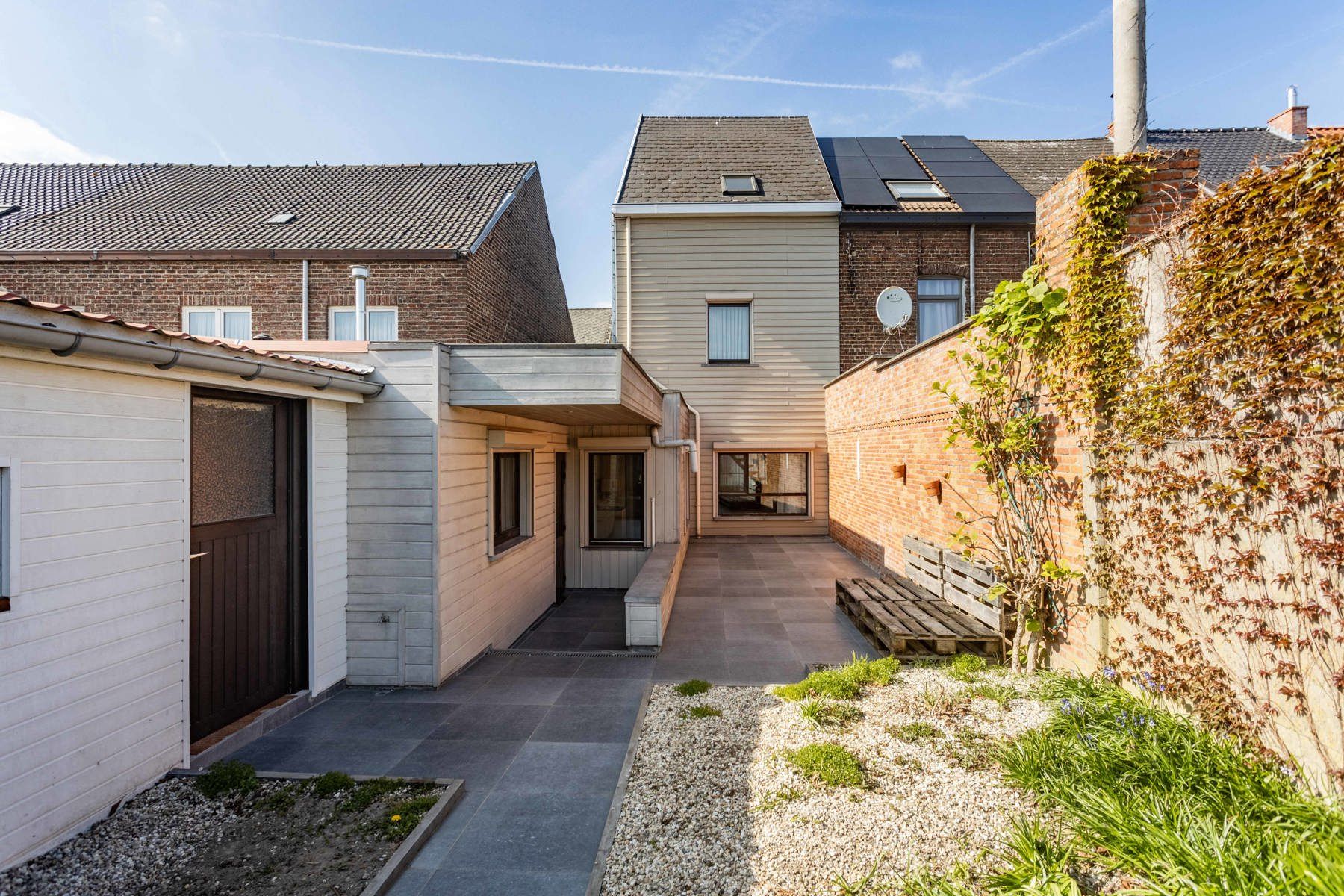 Goed onderhouden woning met garage te Aalst!  foto 24