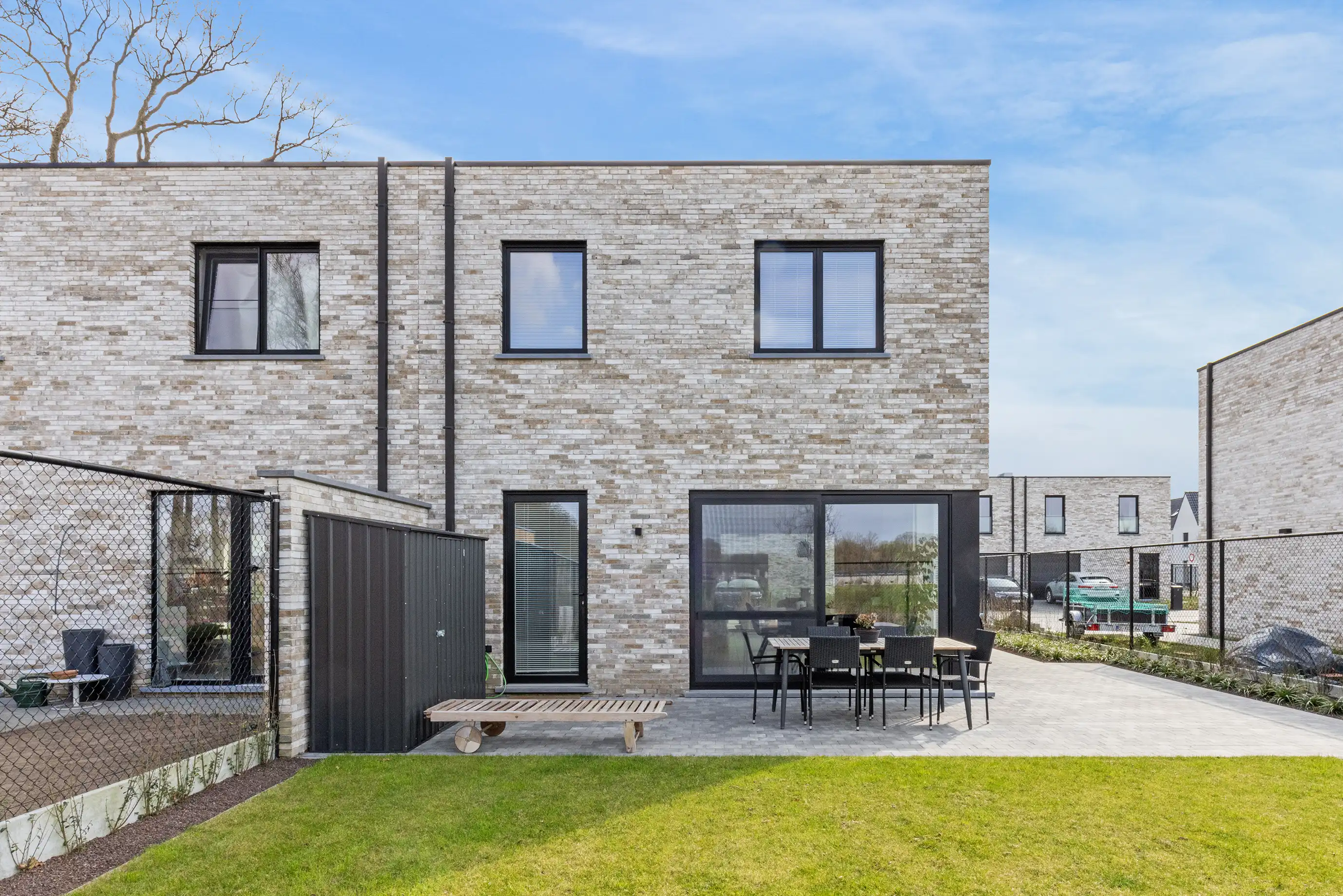 Moderne en lichtrijke halfopen woning met 3 slaapkamers foto 18