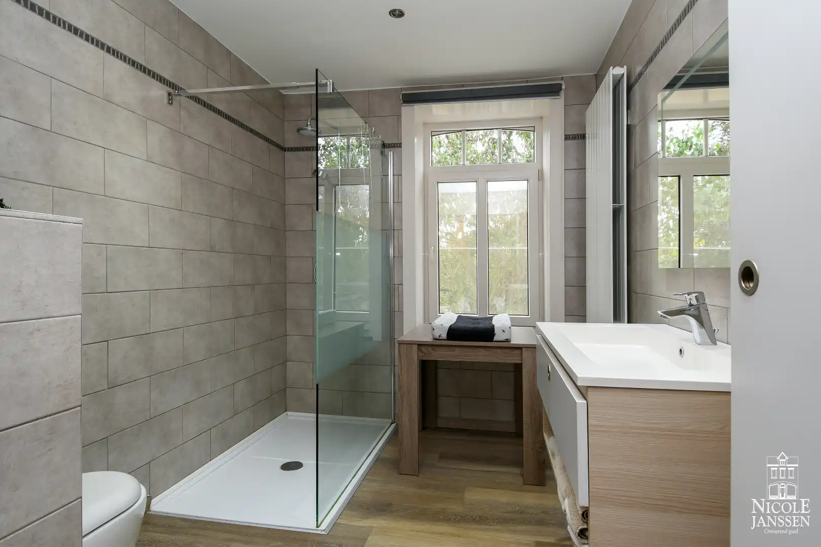 Zeer charmante hoevewoning met dubbele garage op een unieke locatie in Heppeneert  foto 11