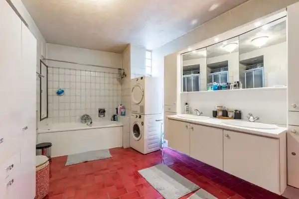 RUIM APPARTEMENT MET 3 SLAAPKAMERS IN SINT-TRUIDEN foto 16