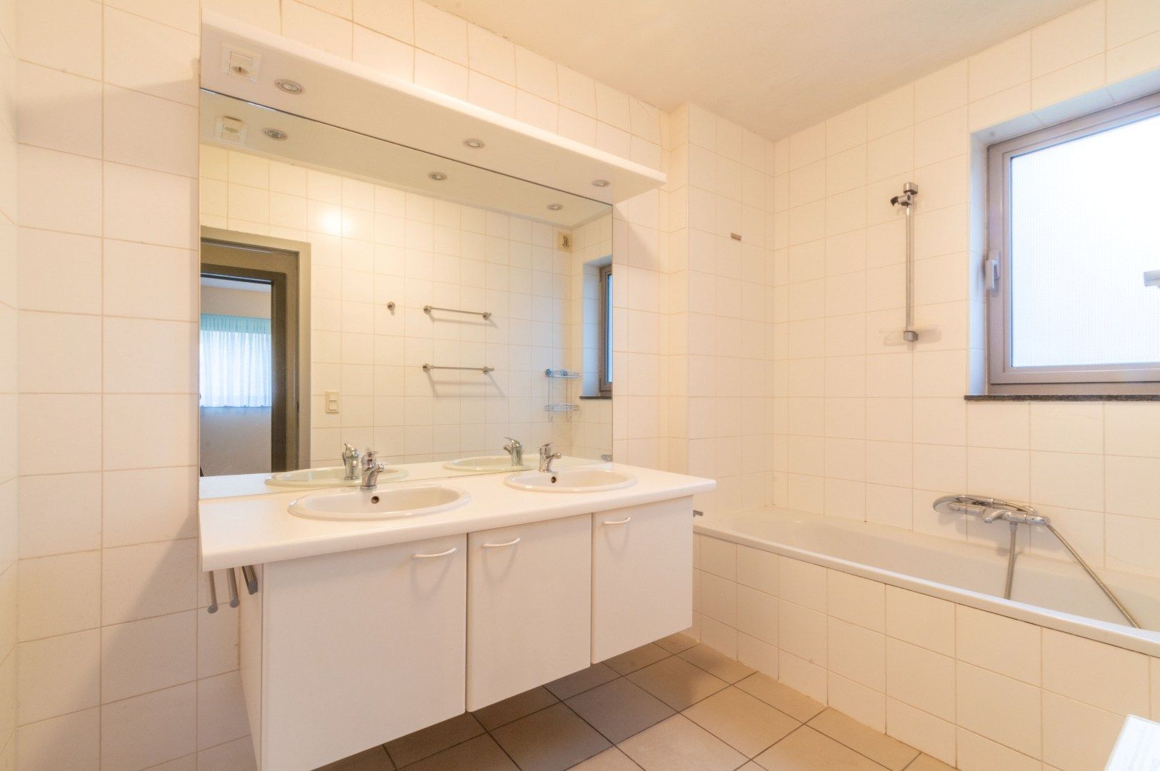 APP MET 2 SLP, TERRAS, STAANPLAATS & KELDER! foto 16