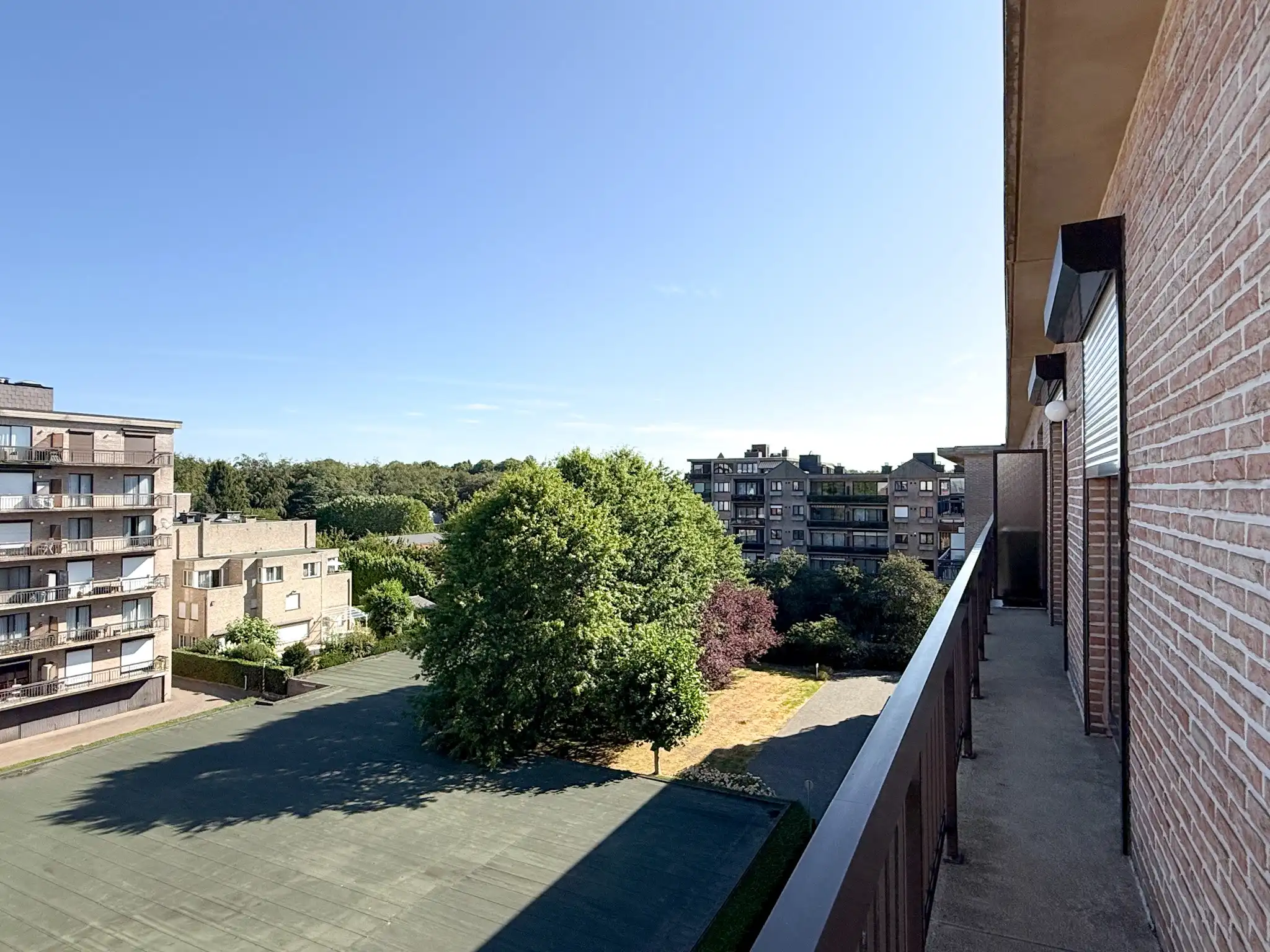 Appartement met twee slaapkamers en twee terrassen in het centrum van Beveren foto 12