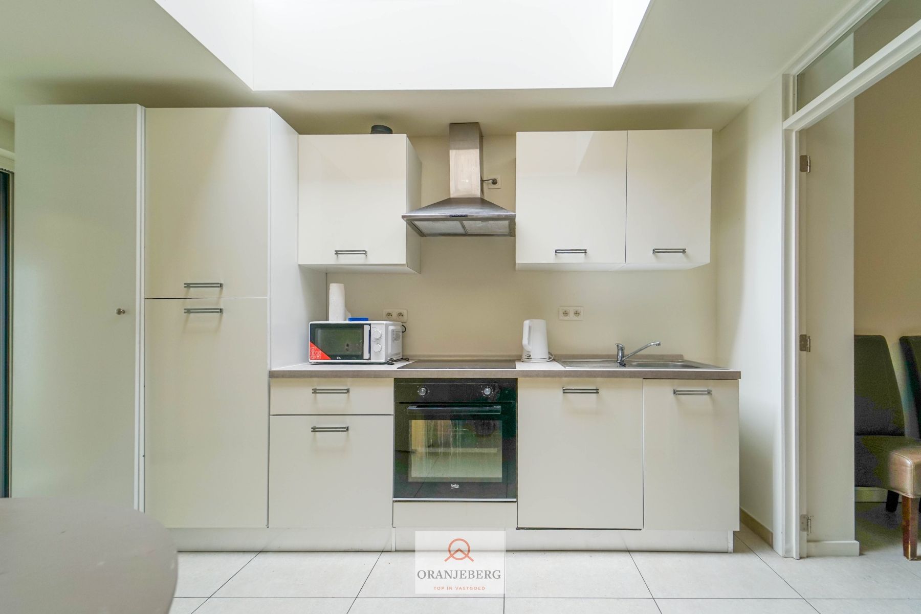 Goed bereikbare rijwoning nabij UZ met 6 slaapkamers te huur foto 23