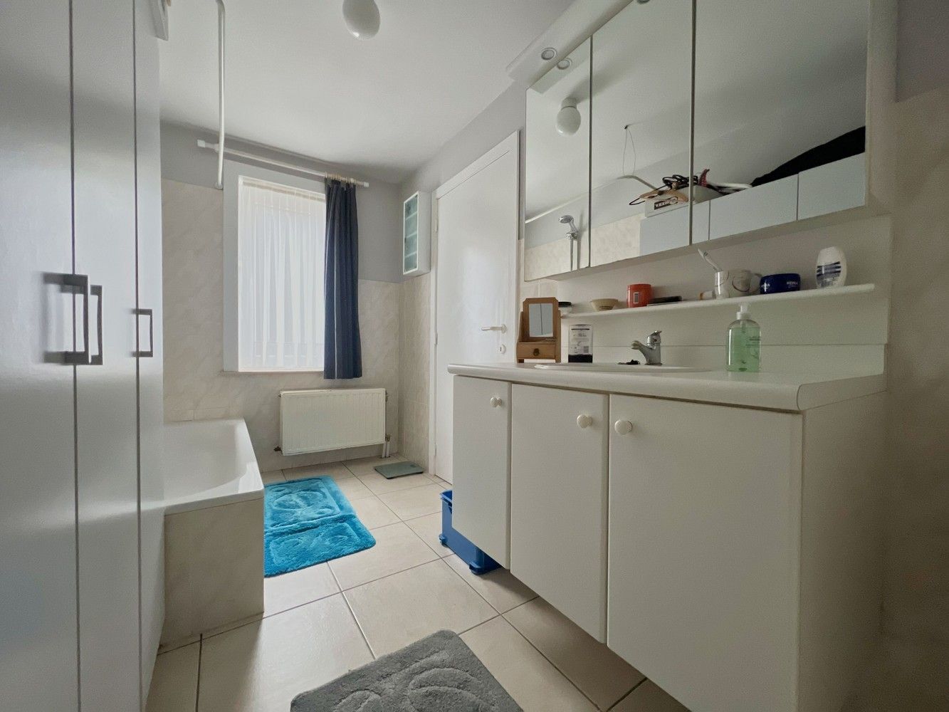 Instapklaar appartement (2 slpks) + apart bijgebouw! foto 6