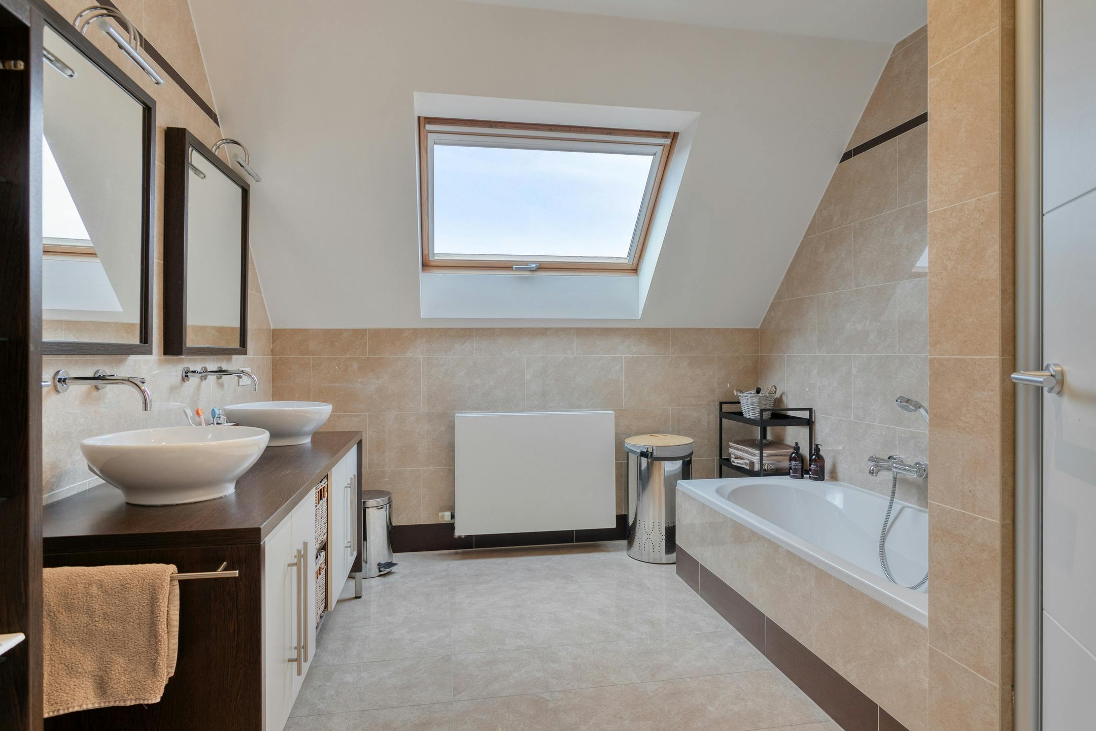 Instapklaar huis met 4 slaapkamers en zwembad in Koolkerke foto 10