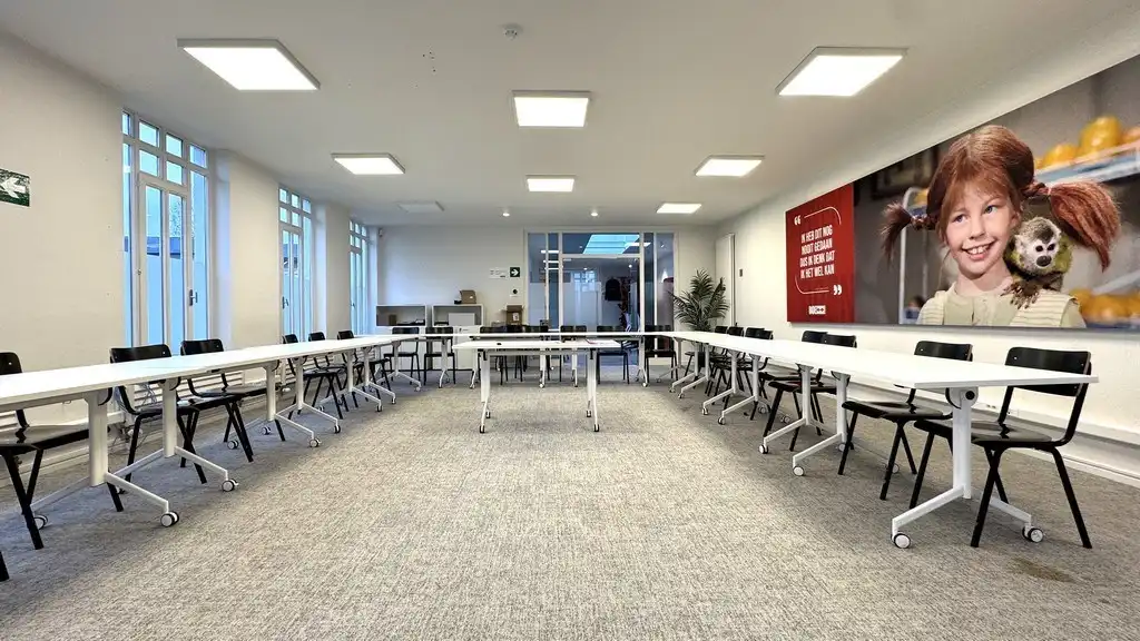 Instapklaar kantoor te huur vlakbij R4 en E40 in Drongen foto 5