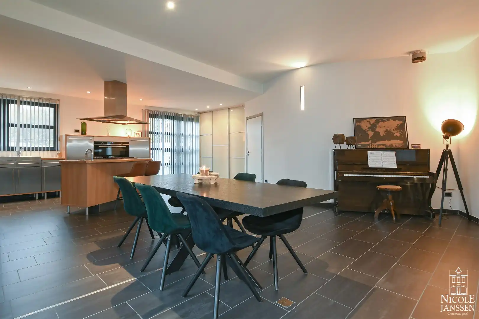 Moderne gezinswoning met bijzondere vormgeving foto 7