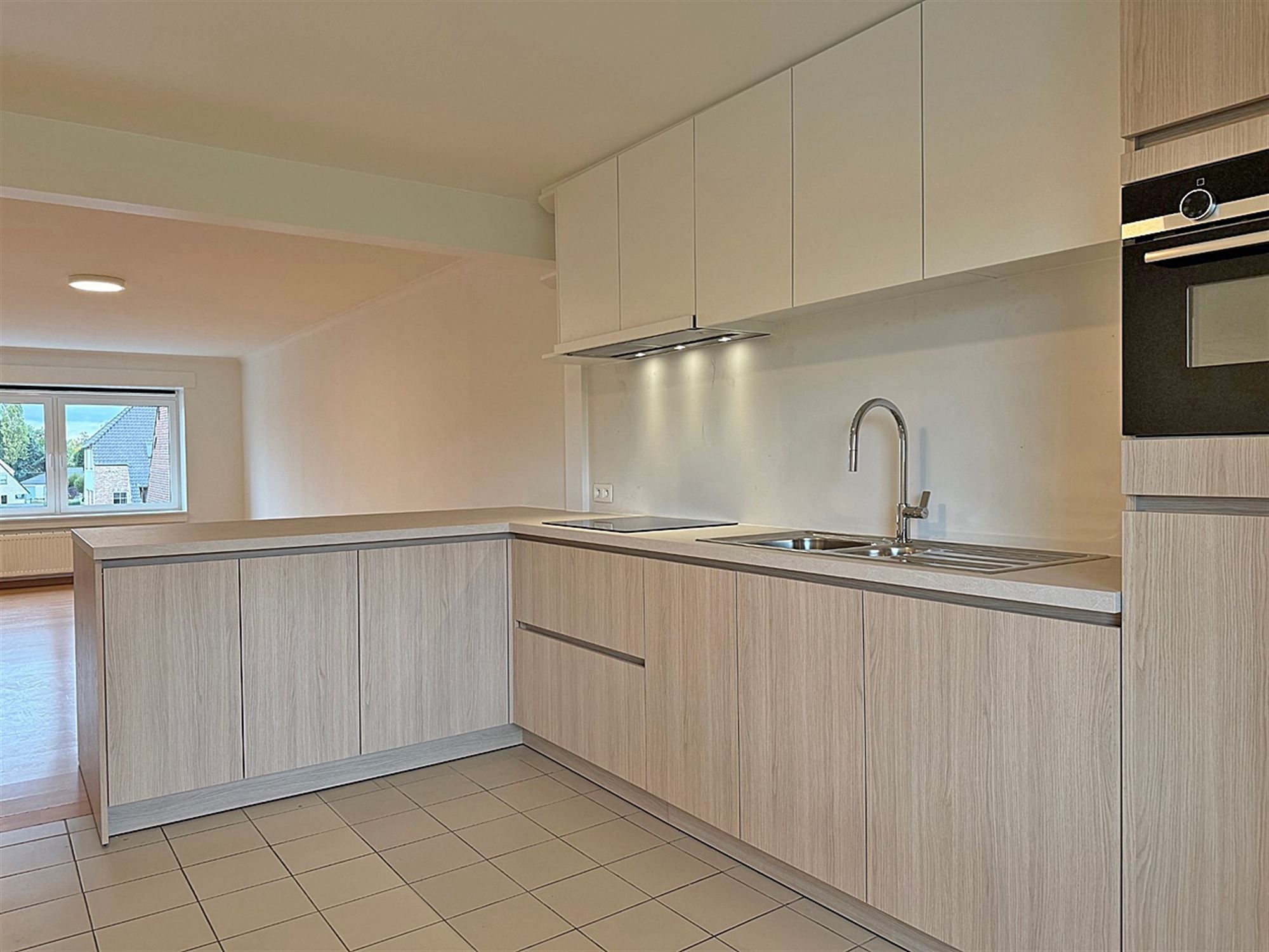 Instapklaar vernieuwd APPARTEMENT (2de verdieping) met 2 slaapkamers  foto 5
