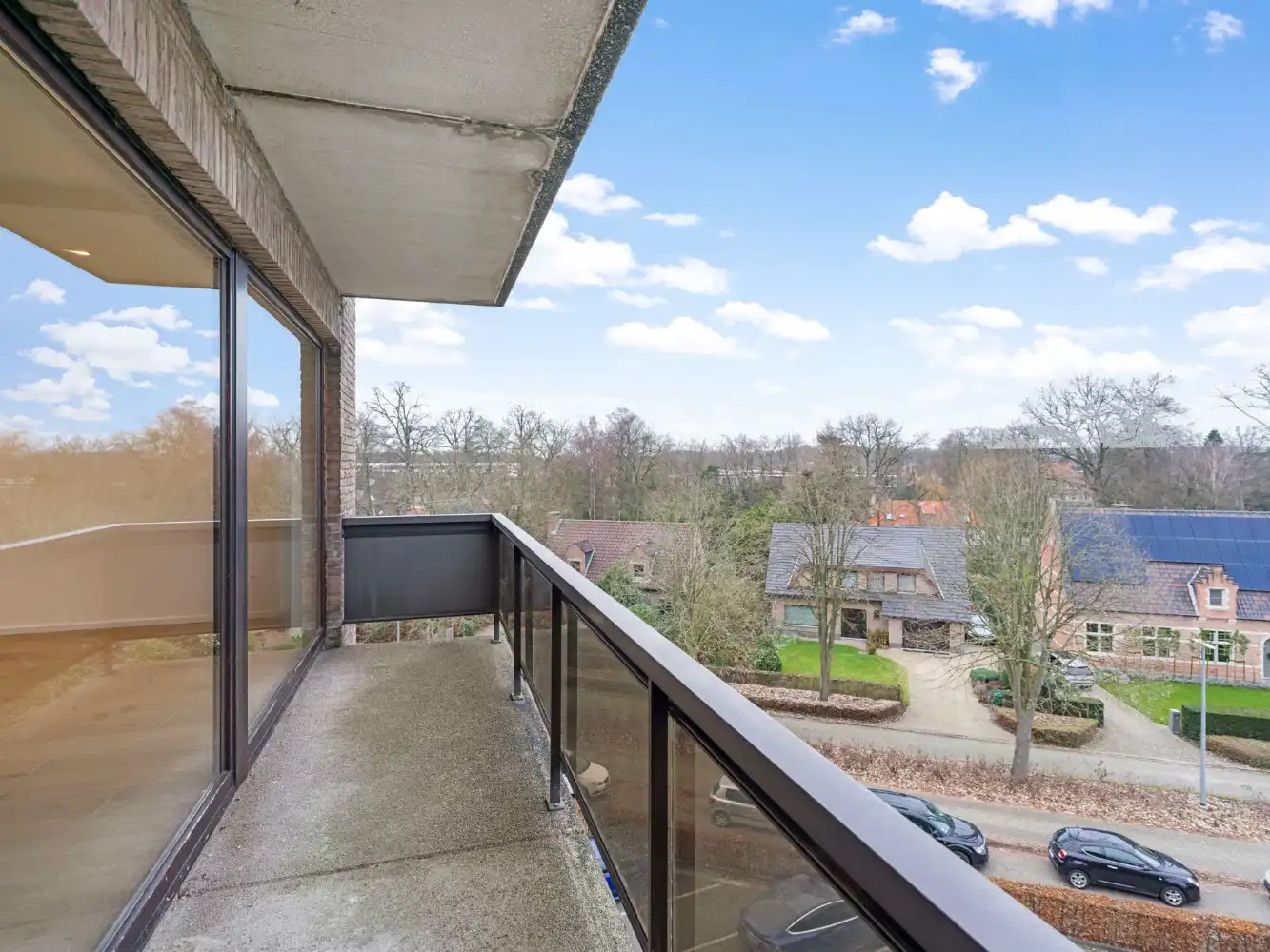 Gerenoveerde serviceflat op 4e verd. met 1 slpk. en terras foto 13