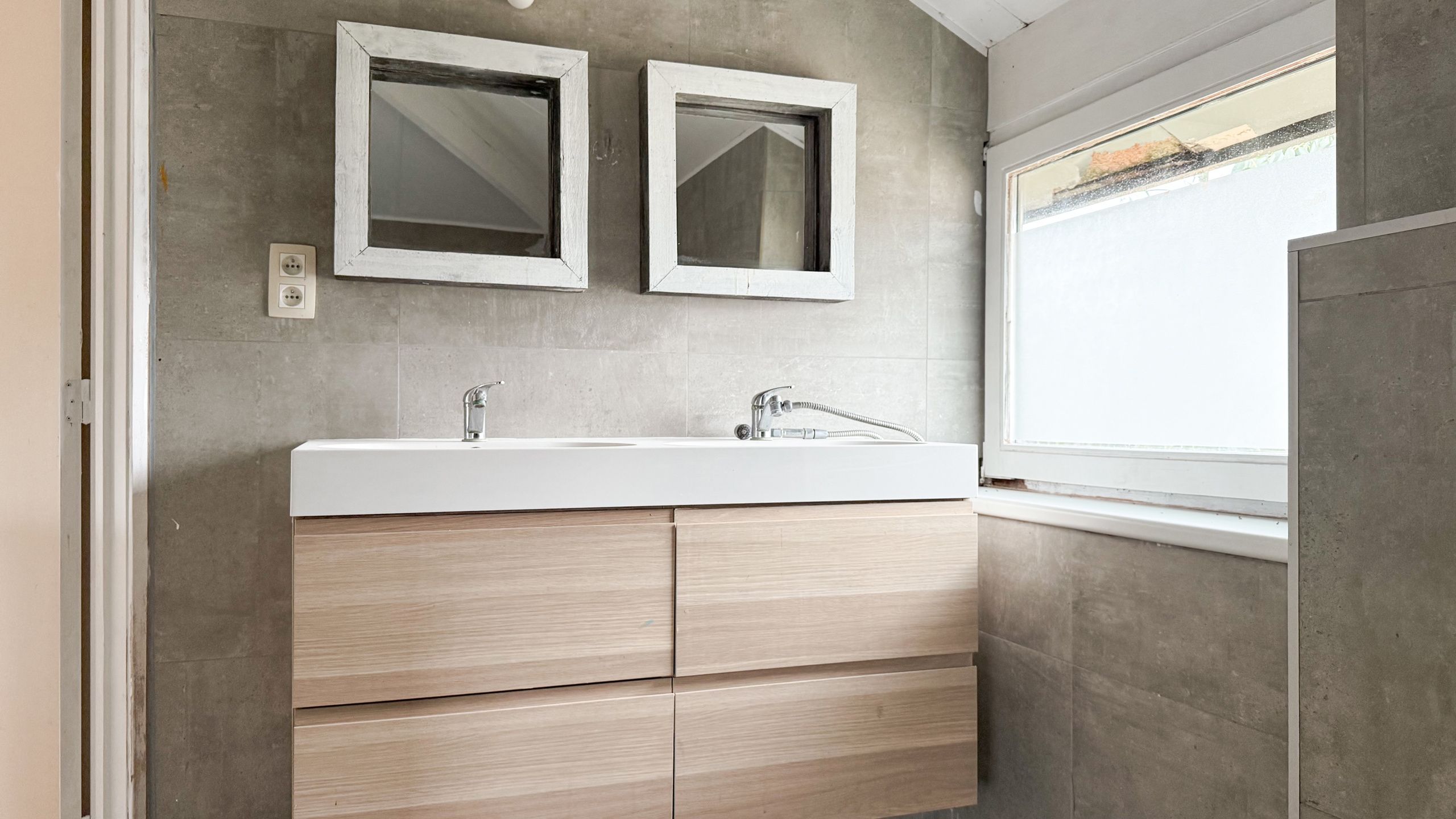 Te renoveren woning met grote tuin in doodlopende straat! foto 35