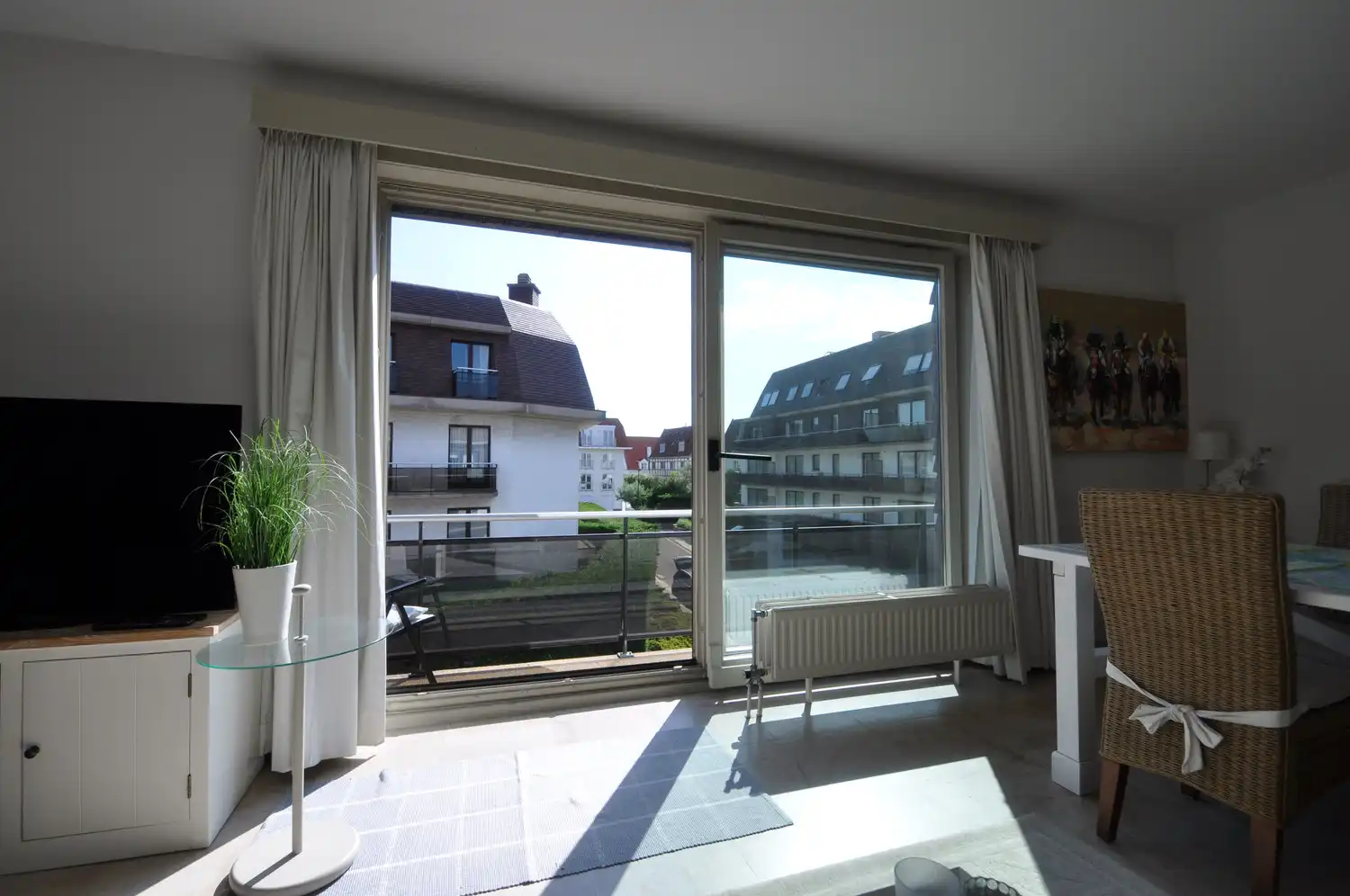 Lichtrijk en gemeubeld 2-slaapkamer appartement in Duinbergen foto 4