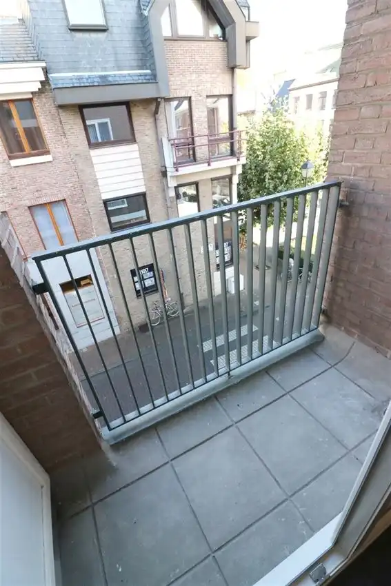 Stijlvol en instapklaar wonen met zicht op warandepark foto 16