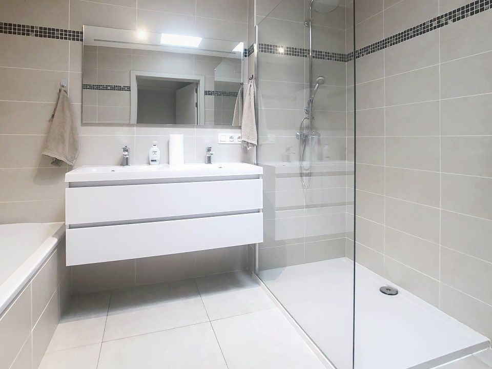Recent, centraal gelegen appartement met 2 slaapkamers foto 6