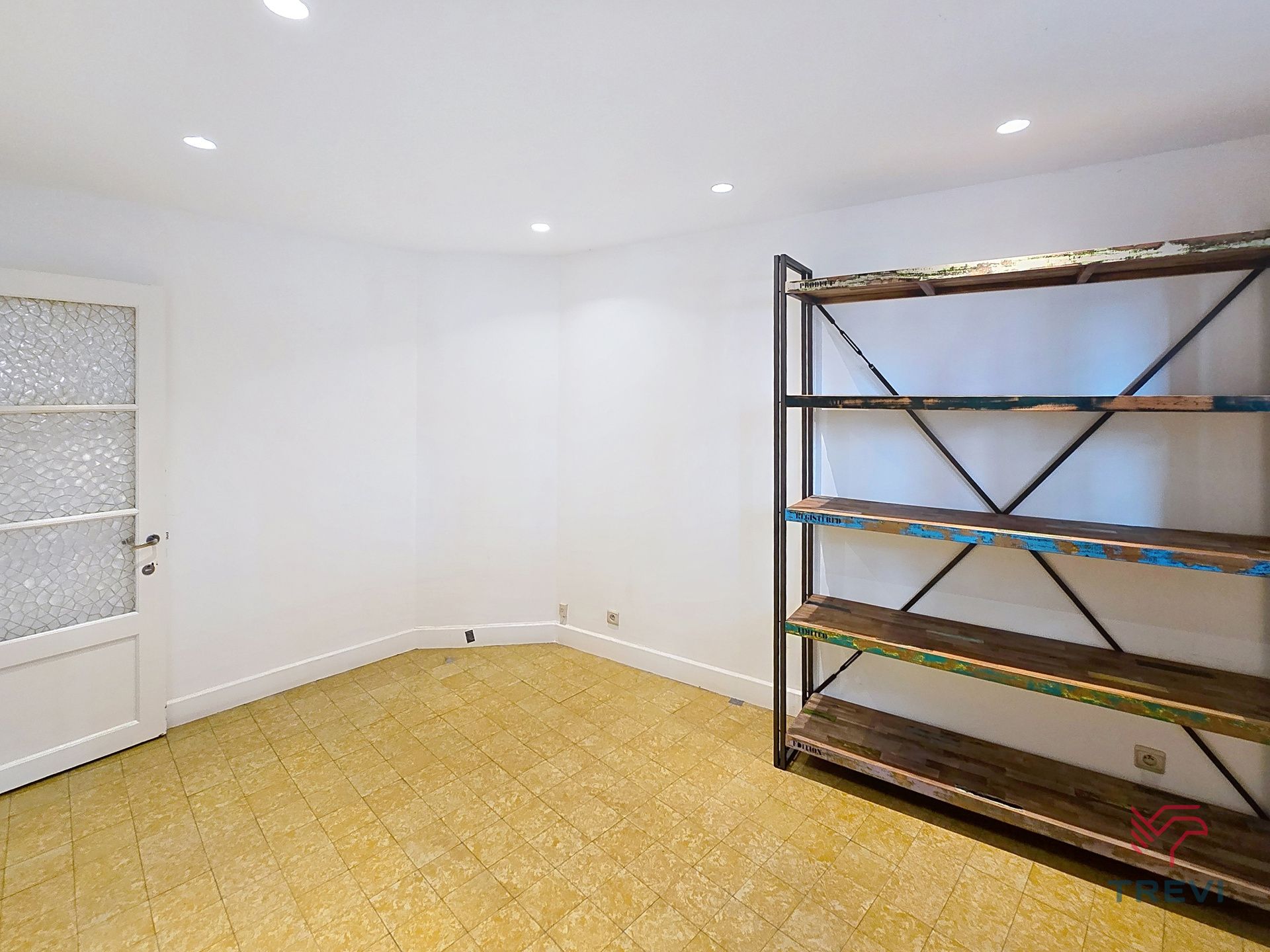 Ruim huis van ± 240 m², ideaal voor een woongroep foto 23