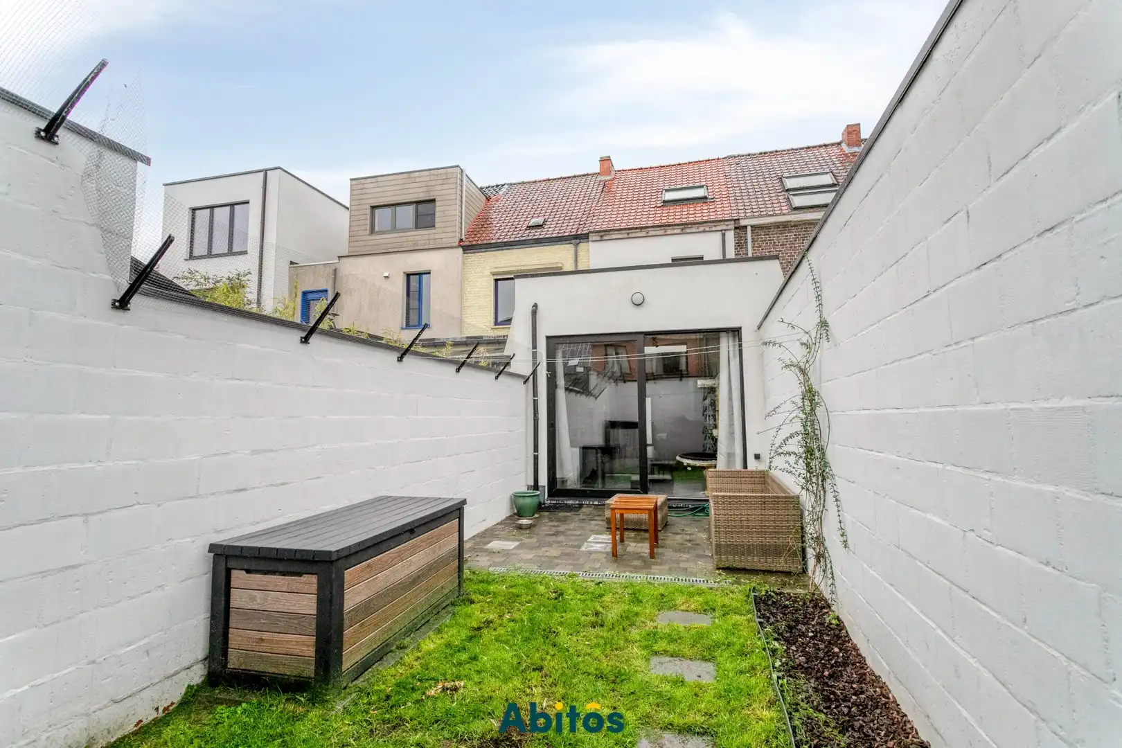 Instapklare woning met tuin op toplocatie in Mariakerke foto 15