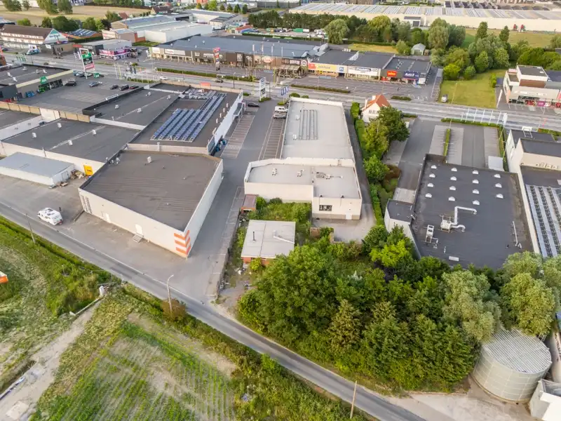Roeselare-Brugsesteenweg. BOUWGROND + VERGUNDE PLANNEN voor  het bouwen van LOODS 486m2 & LOFT.  Unieke ontwikkelingszone op uitstekende ligging.  Perceel / tuin inclusief +/- 1080 m2. foto 10