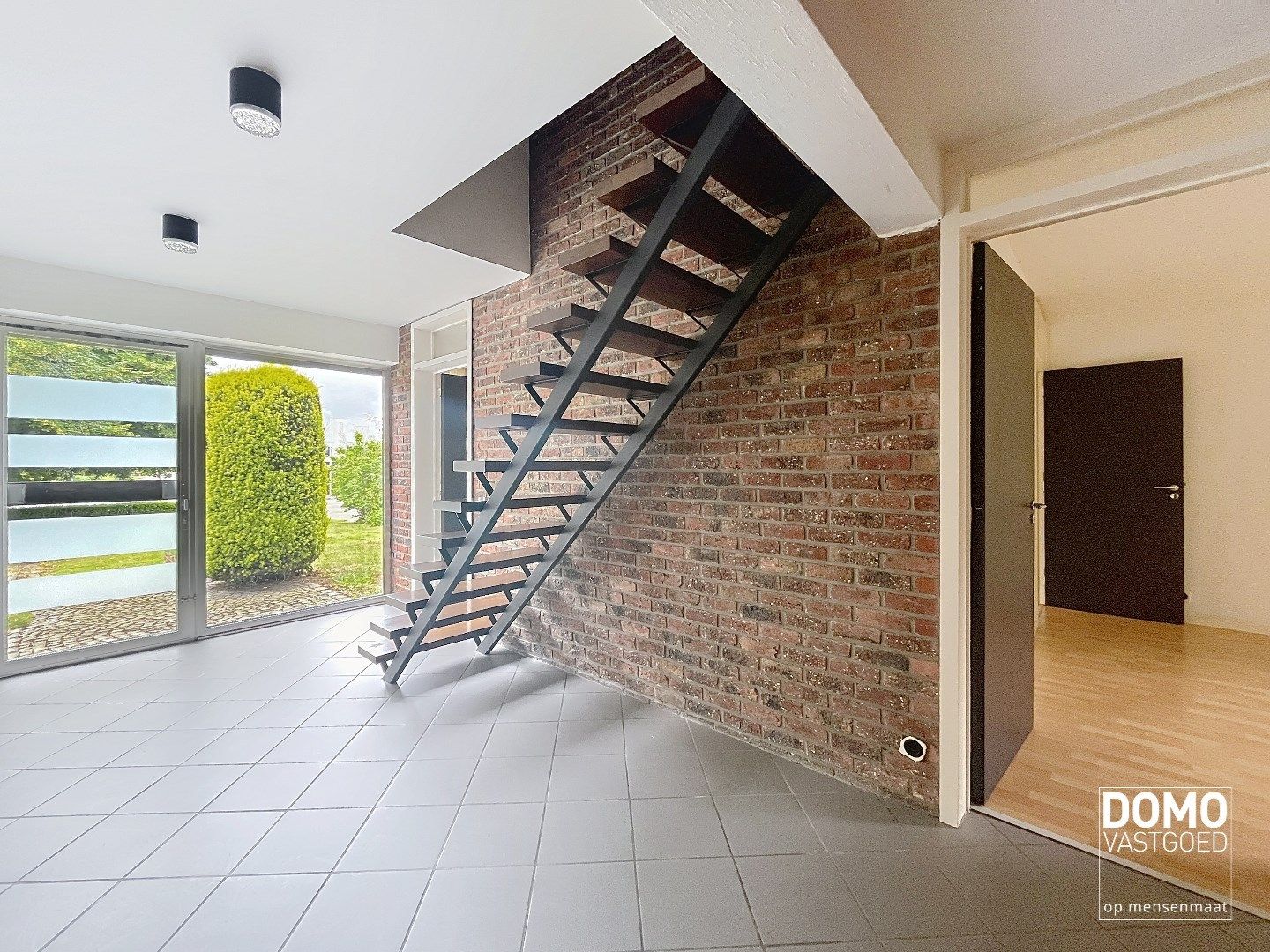 Verrassend ruime open bebouwing met grote tuin. foto 5