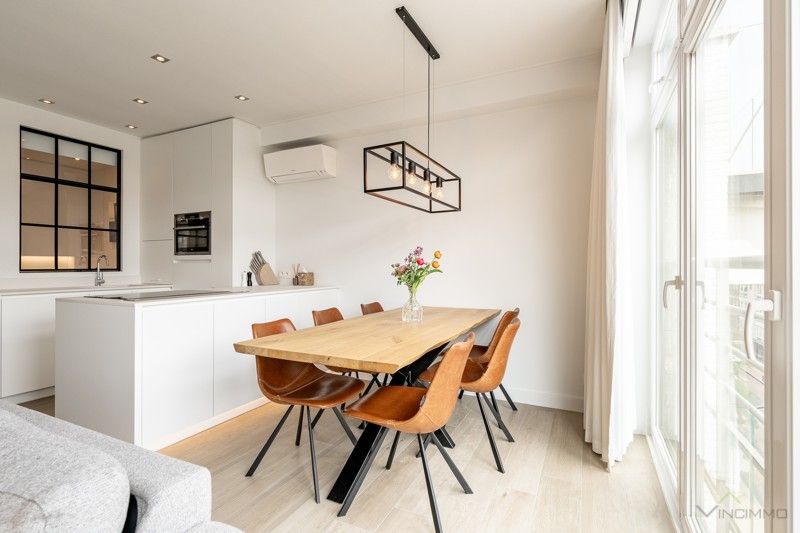 Stijlvol gerenoveerd appartement op een boogscheut van de zee en het winkelcentrum foto 8