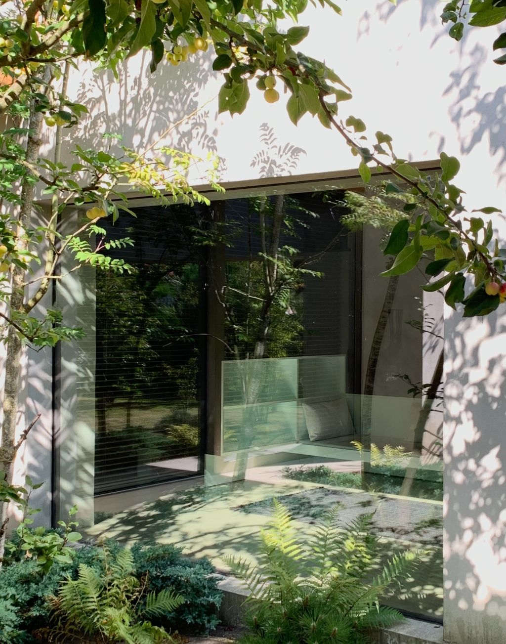 Architecturale laagbouwvilla met binnenzwembad en unieke beleving met het omliggende landschap. foto 9