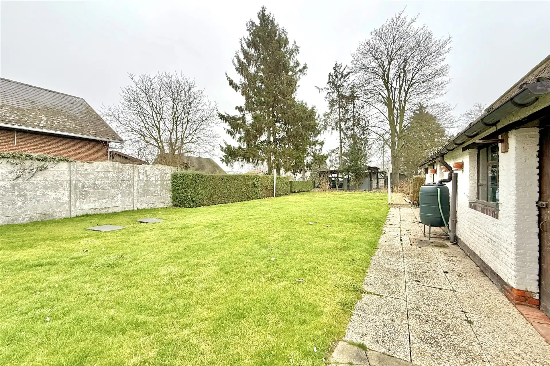 Te renoveren woning met tuin en garage foto 13