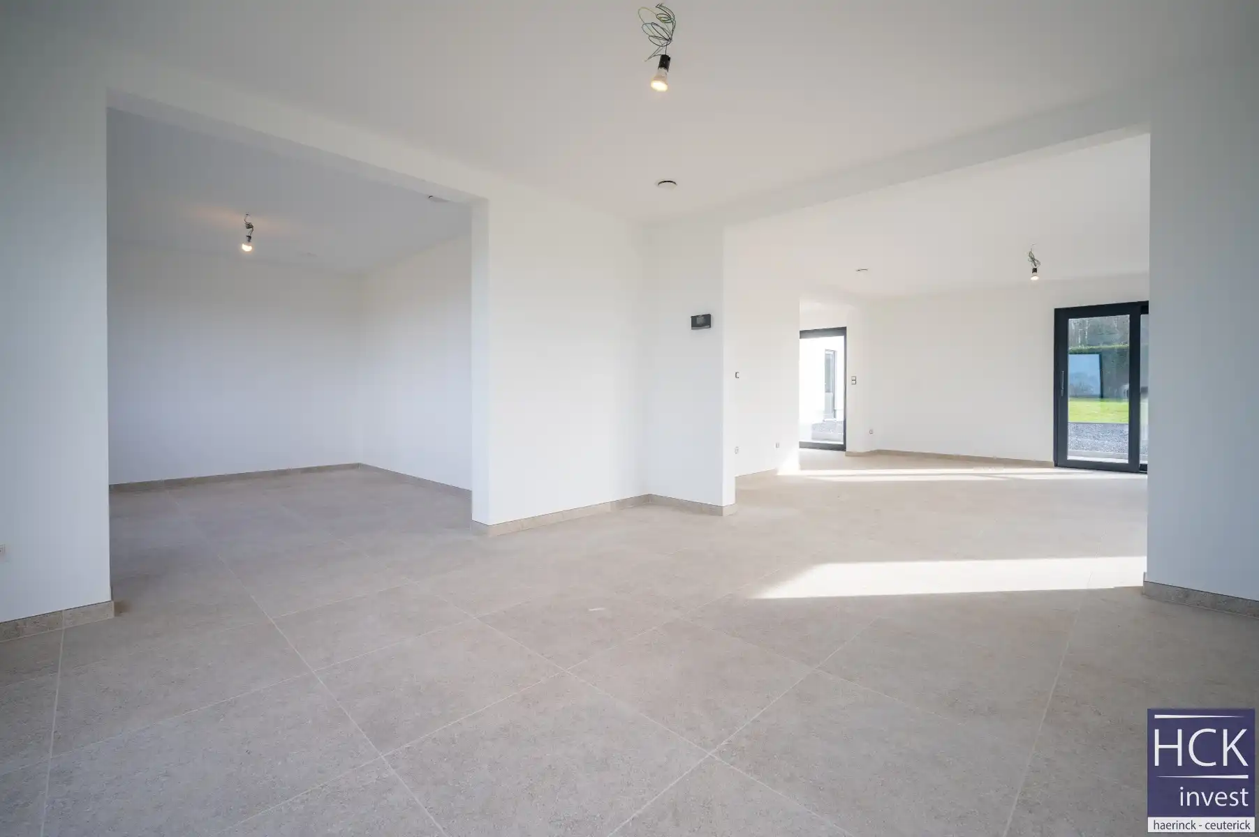 KRUISHOUTEM - Zeer gunstig gelegen luxueuze woning op 1.026 m² foto 4